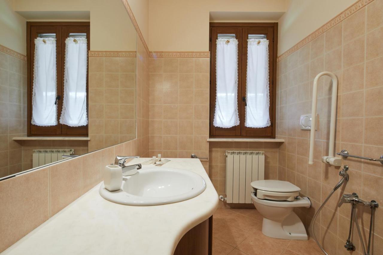 Вилла Relais La Cerreta Кастильоне-дель-Лаго Экстерьер фото