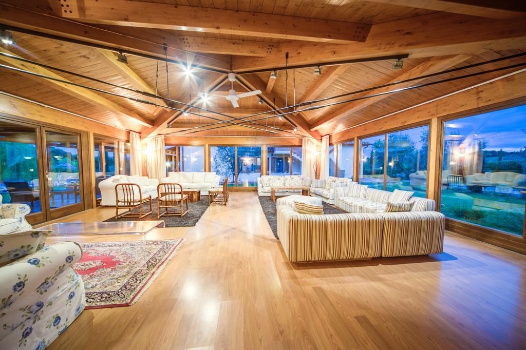 Вилла Relais La Cerreta Кастильоне-дель-Лаго Экстерьер фото